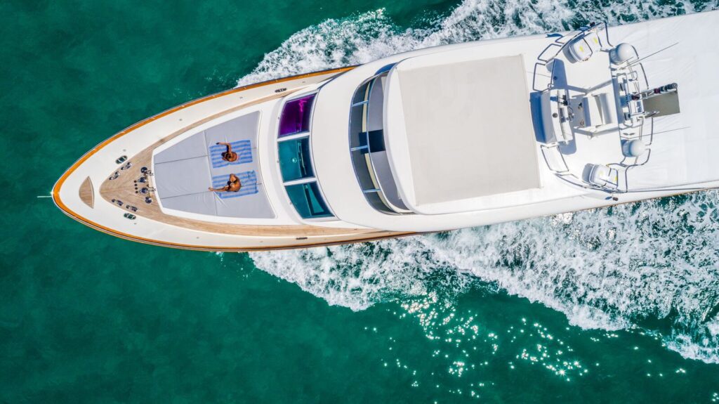 115 sobe privat yacht tour